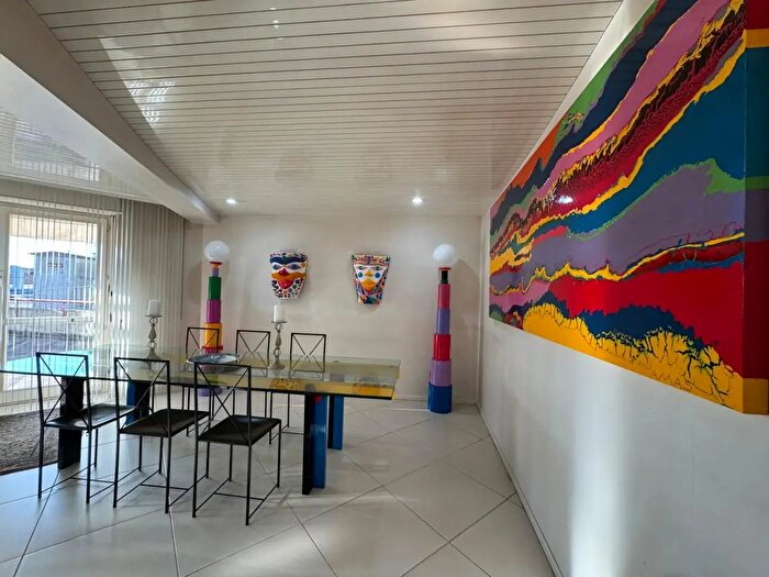 Appartamento con 10 locali in vendita in Via dei Latini, Lamezia Terme