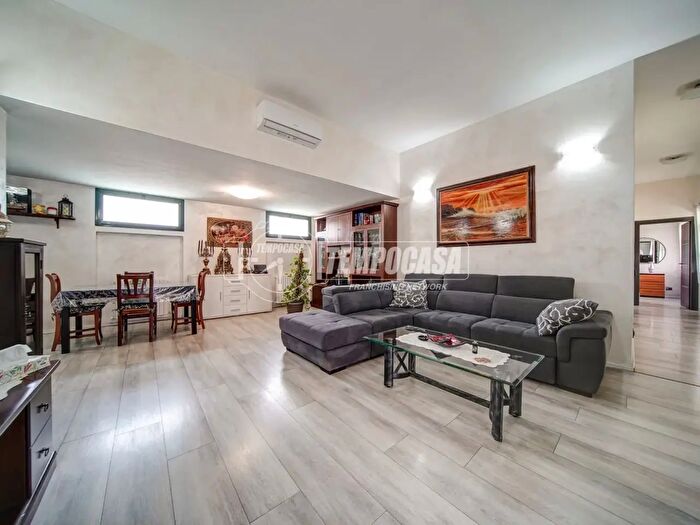 Casa quadrilocale in vendita in Via Galileo Galilei B, Fagnano Olona