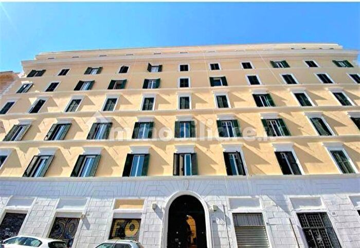 Casa monolocale in affitto in Via di San Giovanni in Laterano, Colosseo Fori Imperiali, Roma