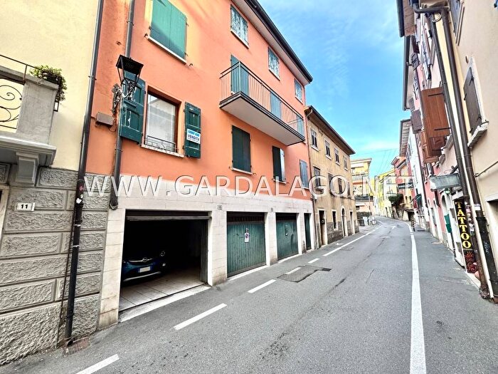 Appartamento trilocale in affitto in Via San Bernardo, Garda