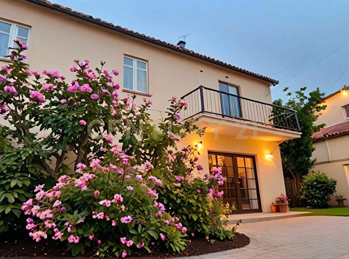 Casa con 8 locali in vendita in Località Poggio Murella, Manciano