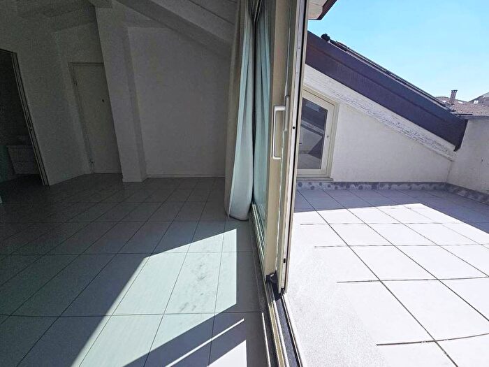 Casa trilocale in affitto in Via Carlo Cattaneo, Centro, Cantù
