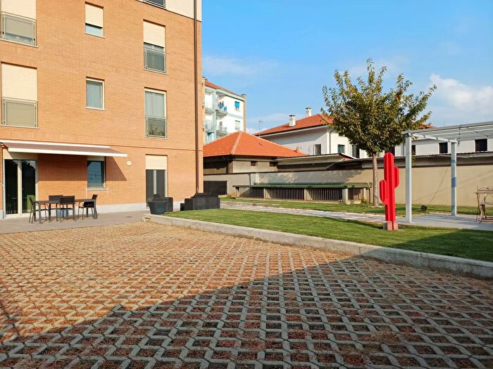 Appartamento trilocale in vendita in Via Fratelli Remmert, Cirie'
