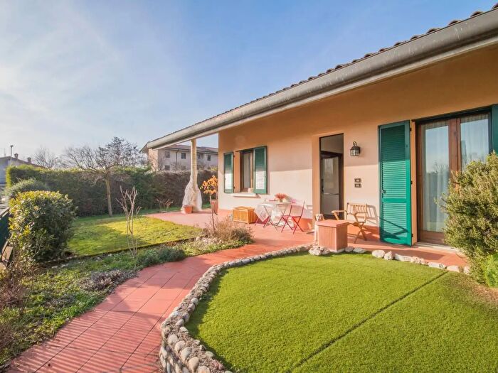 Casa quadrilocale in vendita in Via Camarele, Negrar