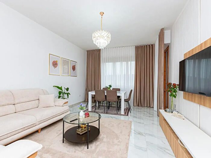 Appartamento con 6 locali in vendita in Pontedera