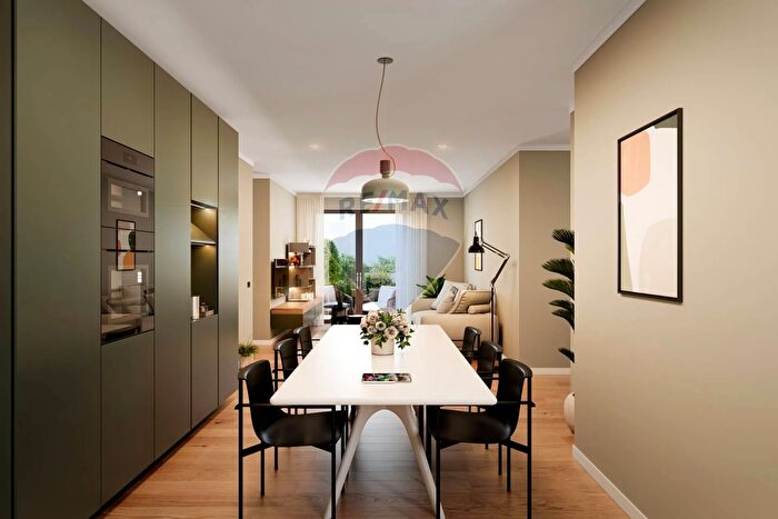 Appartamento quadrilocale in vendita in Via Pace, Desenzano Del Garda