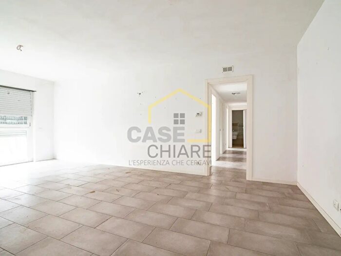 Appartamento trilocale in vendita in Via Guglielmo Marconi, Binasco