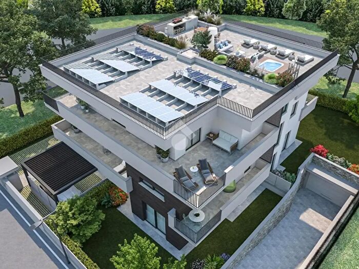 Appartamento quadrilocale in vendita in Desenzano Del Garda