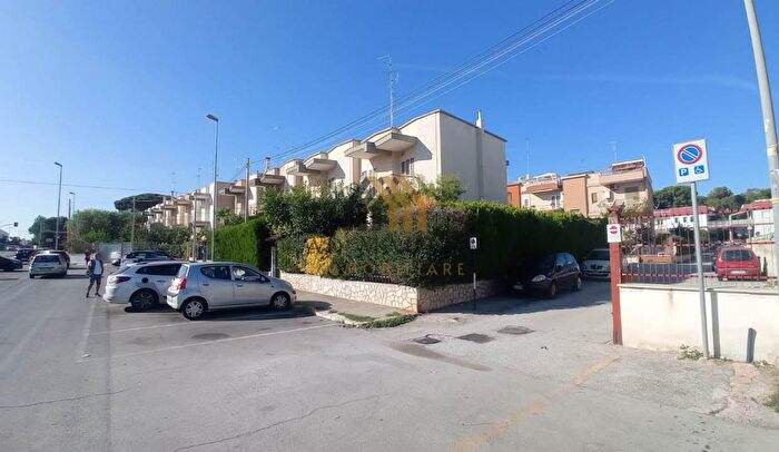 Appartamento con 20 locali in vendita in Bari