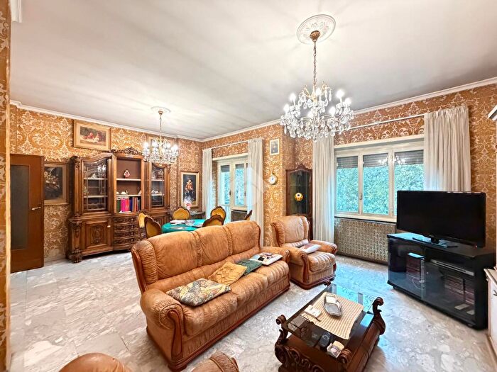 Appartamento quadrilocale in vendita in Circonvallazione Gianicolense, Roma