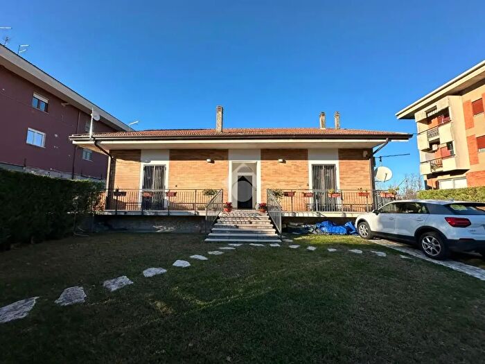 Appartamento quadrilocale in vendita in Via Giorgio De Chirico, Rende