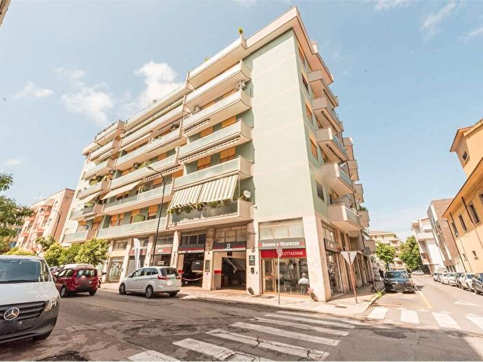 Appartamento con 6 locali in affitto in via Raffaello, Viale Bovio Piazza Duca degli Abruzzi, Pescara