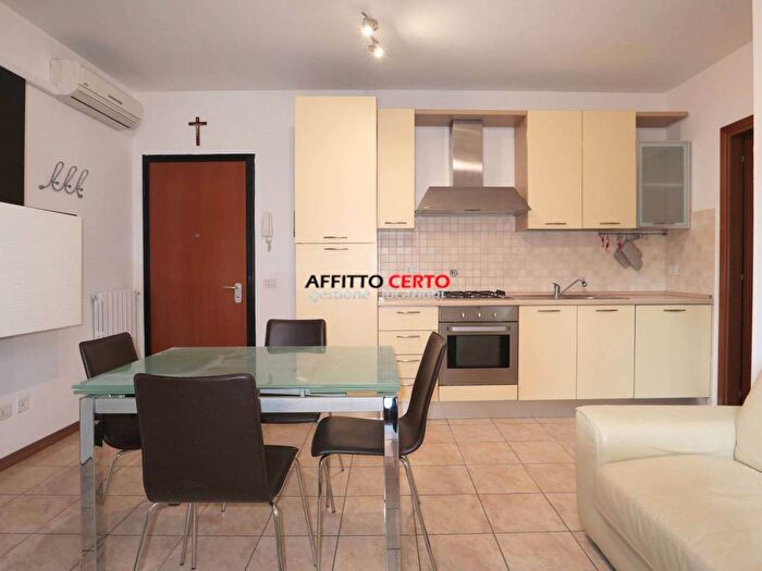 Appartamento bilocale in affitto in Via Damiano Chiesa, Centro, San Giovanni Lupatoto