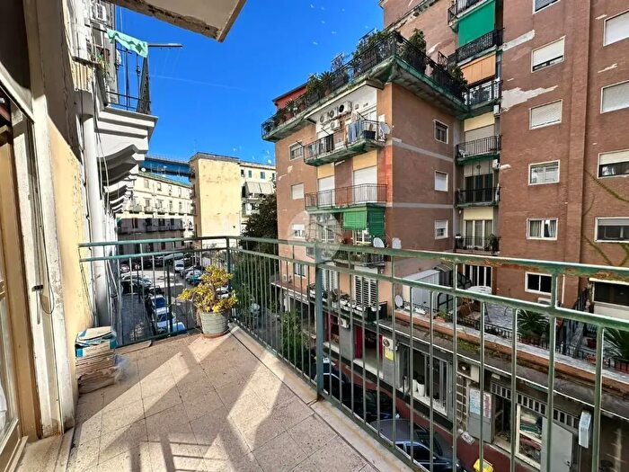 Appartamento quadrilocale in vendita in Via Marco Aurelio Severino, Napoli