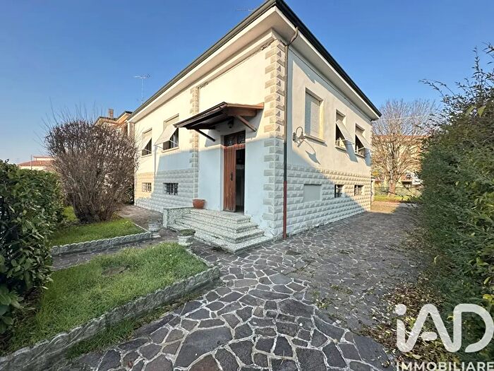 Casa quadrilocale in vendita in Viale Costituzione, Finale Emilia