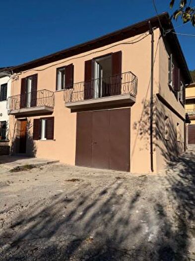 Casa con 6 locali in vendita in Strada Regionale di Leonessa, Montereale