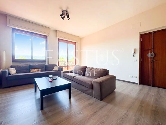Appartamento con 5 locali in vendita in Via Pio X, Pistoia