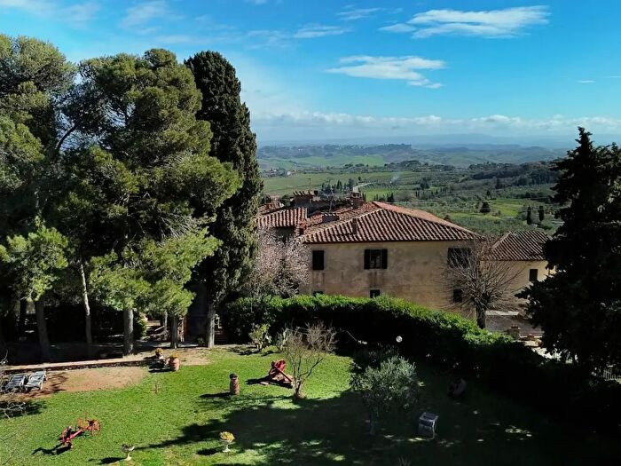 Casa con 12 locali in vendita in Casciana Terme Lari