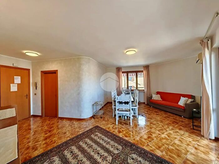 Appartamento trilocale in vendita in Via Solferino, Castelnuovo Del Garda