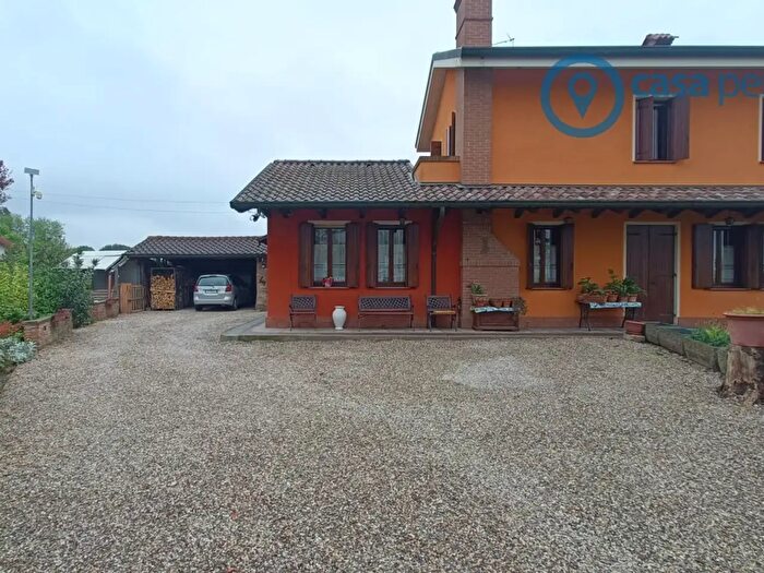 Casa quadrilocale in vendita in Lusia