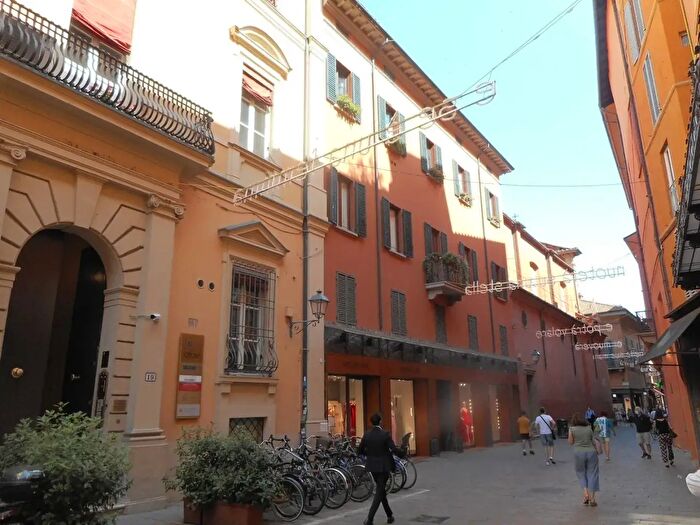 Appartamento quadrilocale in affitto in Via dAzeglio, Bologna