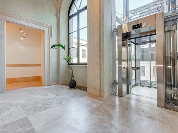 Appartamento trilocale in affitto in Via del Córso, Roma