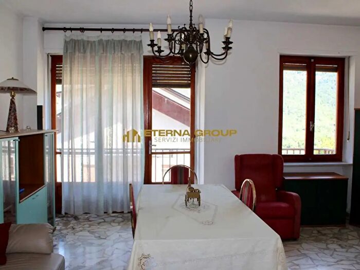 Appartamento trilocale in vendita in Via Europa, Chiomonte