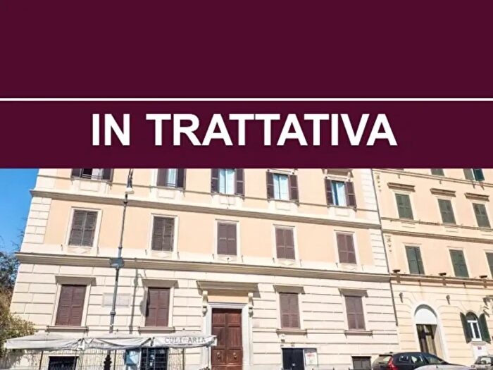 Appartamento con 6 locali in vendita in Via Gaeta, Roma