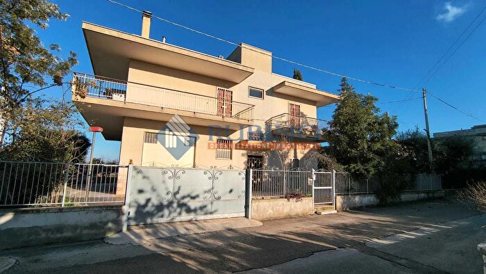 Casa con 6 locali in vendita in Strada Provinciale Selva di Fasano, Castellana Grotte