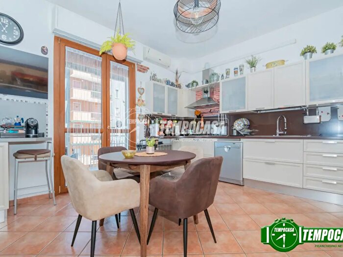 Appartamento trilocale in vendita in Via della Resistenza, Opera