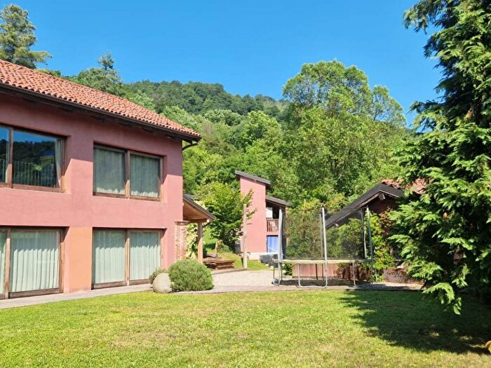 Casa con 6 locali in affitto in strada Tetti Bertoglio, Superga, Torino