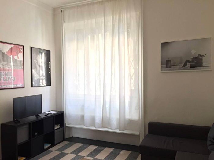 Appartamento trilocale in affitto in Via Pellegrino Strobel, Città Studi, Milano