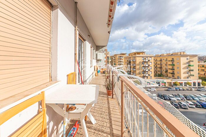 Appartamento quadrilocale in vendita in Via Tuscolana, Roma