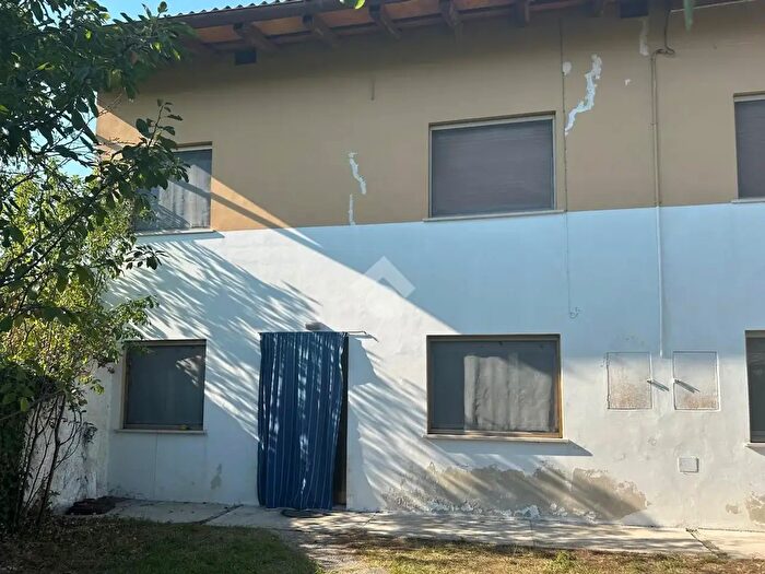 Casa con 5 locali in vendita in Via Dignano, Dignano