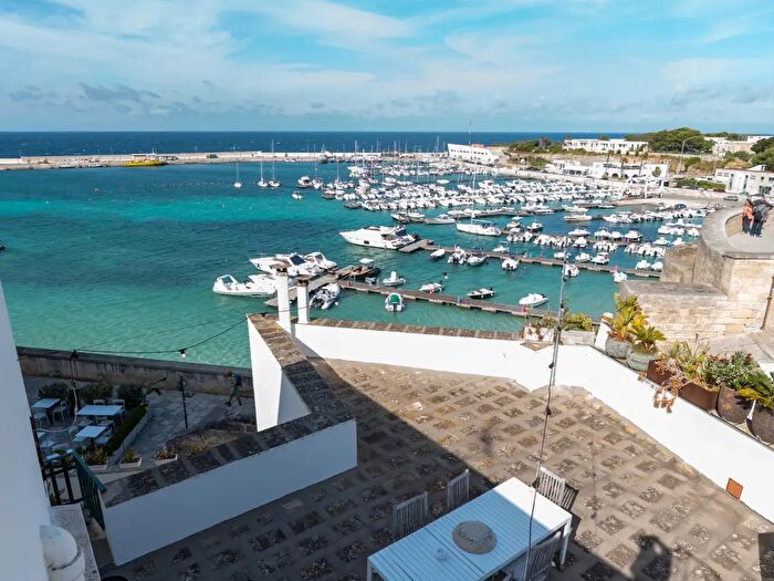 Appartamento trilocale in vendita in Via Ciatara, Otranto