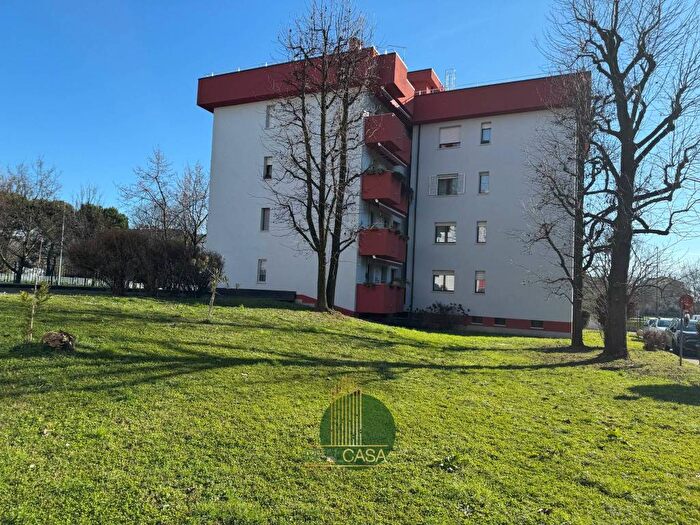 Appartamento trilocale in affitto in Via Gioacchino Rossini, Centro, Lainate