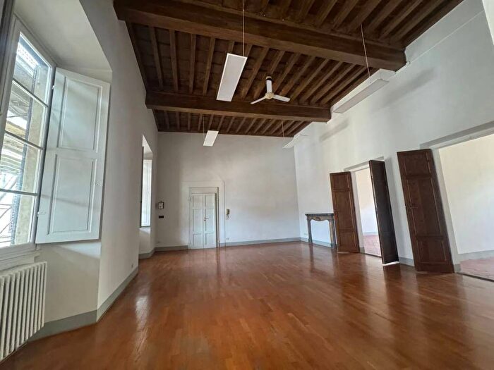 Appartamento con 6 locali in affitto in Piazza Dei Peruzzi, Santa Croce, Firenze