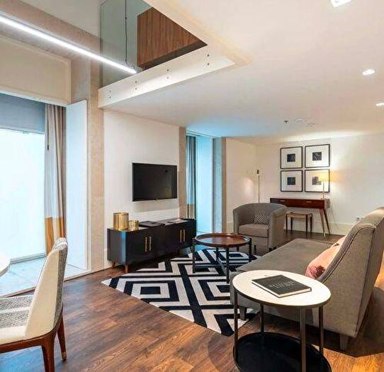 Appartamento trilocale in affitto in Via Ippolito Pindemonte, Piave Tricolore, Milano