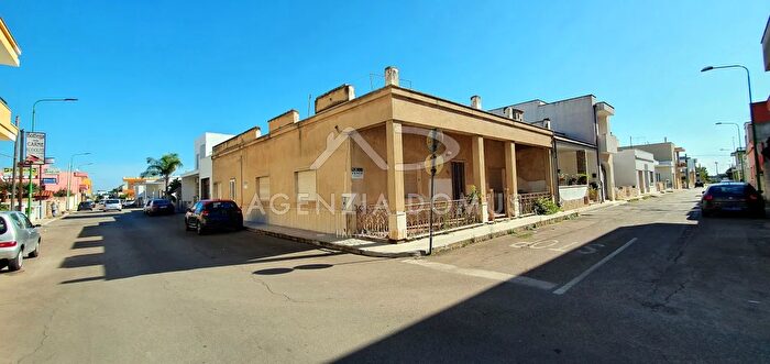 Casa con 5 locali in vendita in Via Pastrengo N, Racale