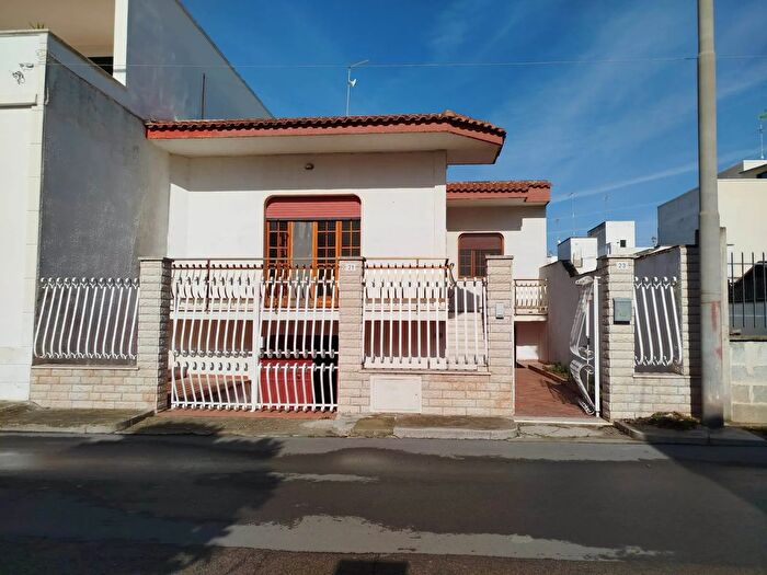 Casa quadrilocale in vendita in Via Gran Sasso Porto Cesareo, Porto Cesareo