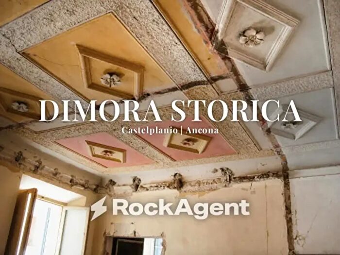 Casa con 6 locali in vendita in Via Sabatucci, Castelplanio