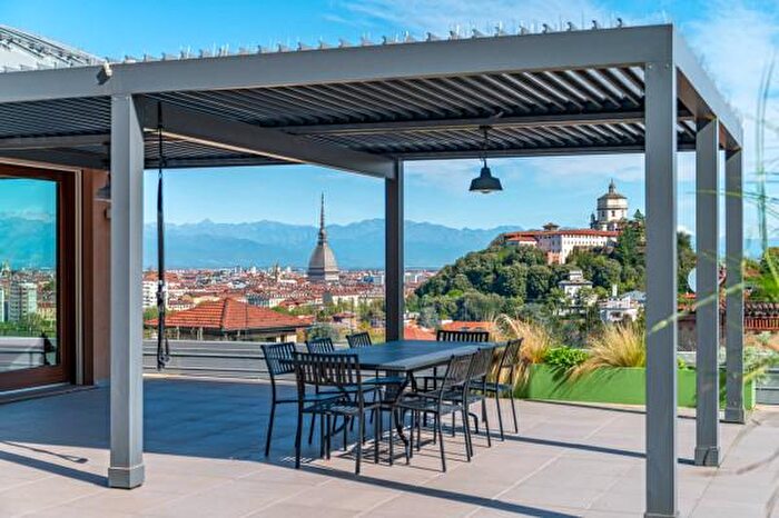 Appartamento con 6 locali in affitto in Via Giuseppe Alby, Torino