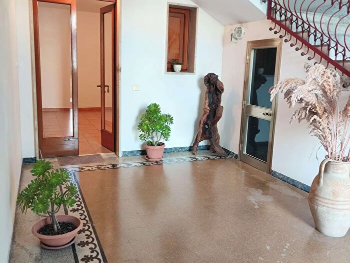 Appartamento trilocale in affitto in Via San Cesario, Lecce