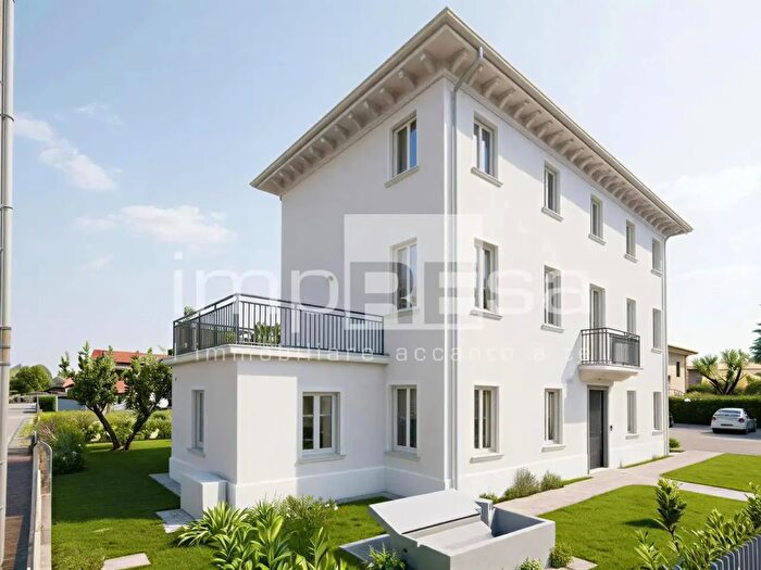 Casa quadrilocale in vendita in Via Roma, Fontanelle