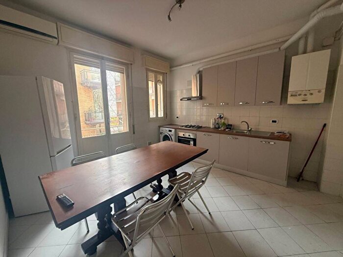 Appartamento quadrilocale in affitto in Via Mascarella, Irnerio, Bologna