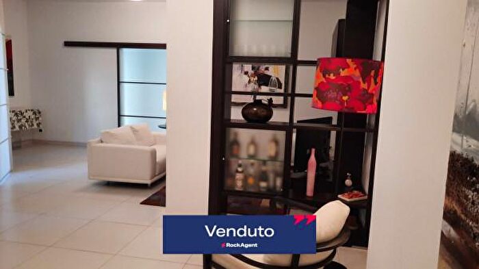 Appartamento trilocale in vendita in Via Milano, Catania