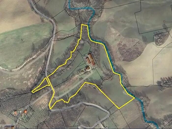 Casa con 8 locali in vendita in Cda San Rocco, Tolentino