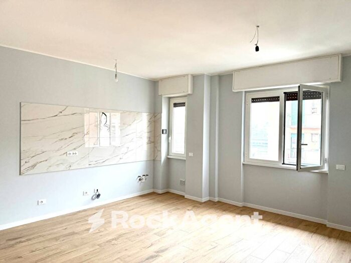 Appartamento bilocale in affitto in Via Cristoforo Gluck, Cascina dei Pomi, Milano