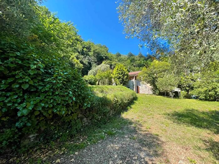 Casa con 9 locali in vendita in La Spezia