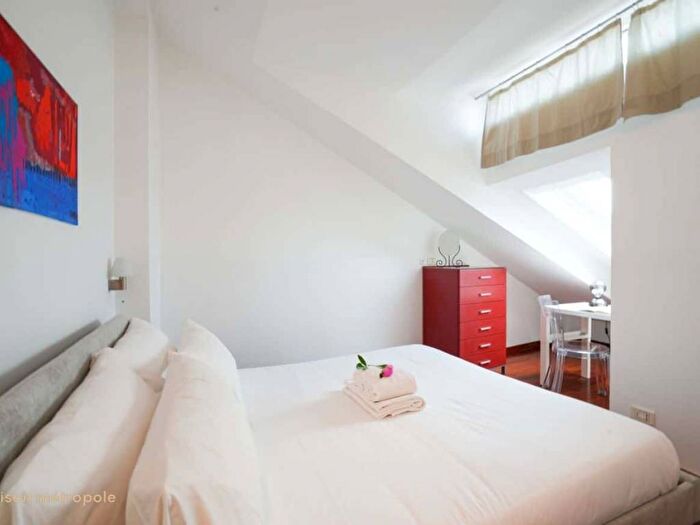 Appartamento trilocale in affitto in Via Antonio Bertola, Piazza Solferino, Torino